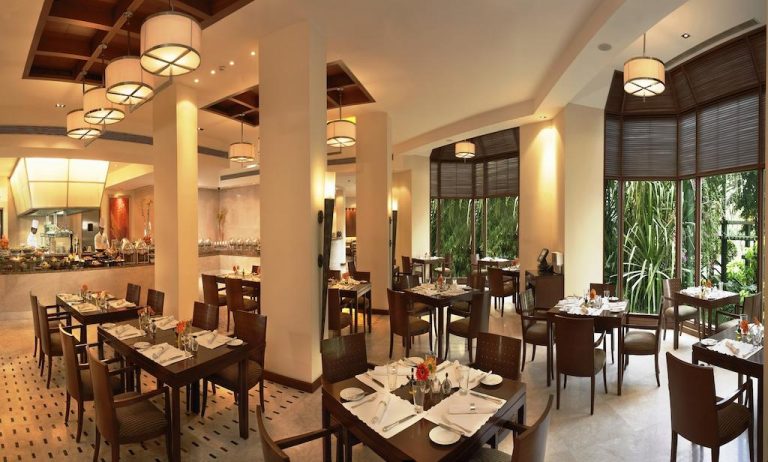 Explore Mumbai's Finest 5-Star Buffets - Luxury and Culinary Mastery Await!