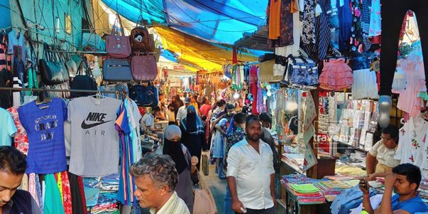 14 Famous Bargain Street Shopping Places In Mumbai